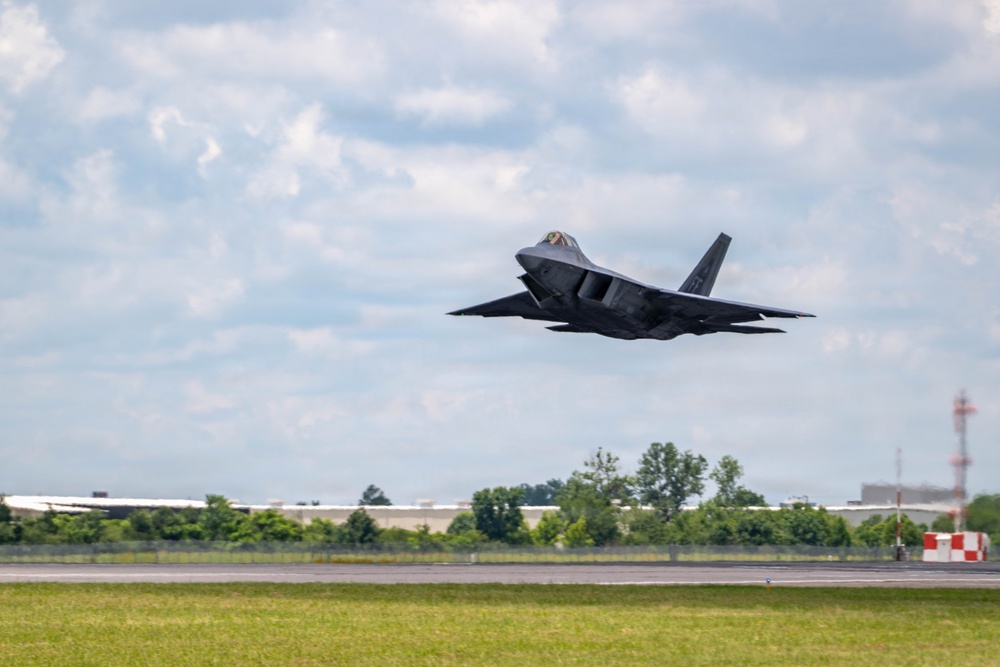Virginia Air National Guard F-22 Raptors Train Alongside Finnish F-35s at Ebbing ANGB