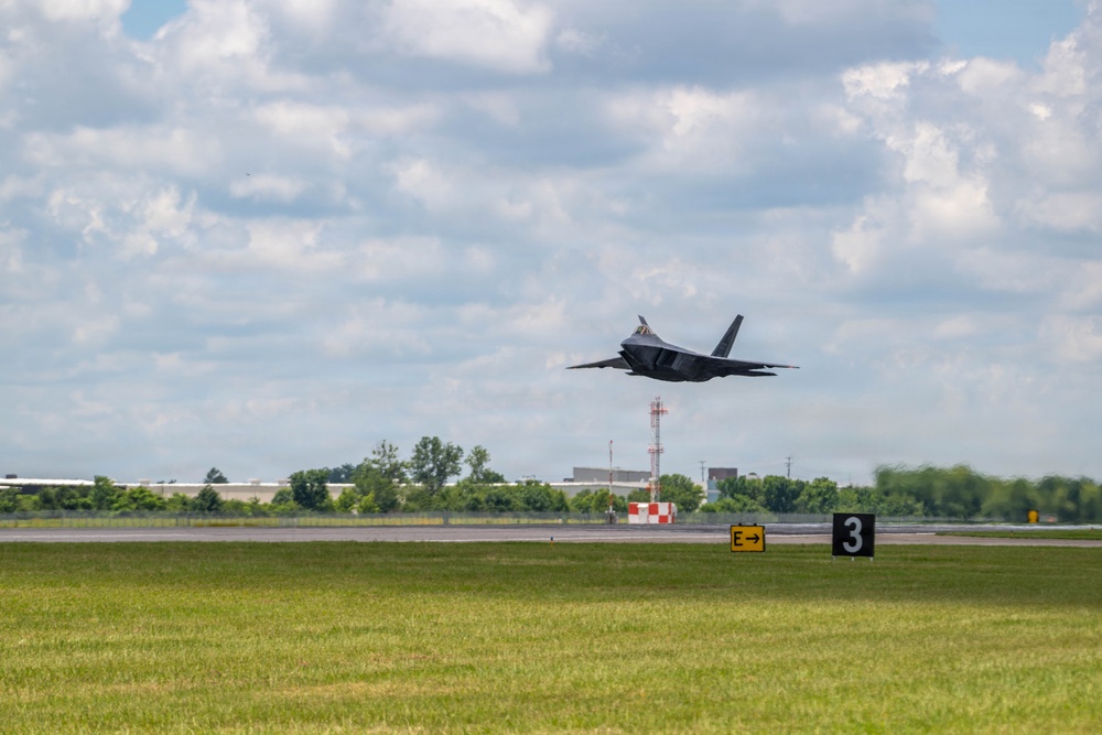 Virginia Air National Guard F-22 Raptors Train Alongside Finnish F-35s at Ebbing ANGB