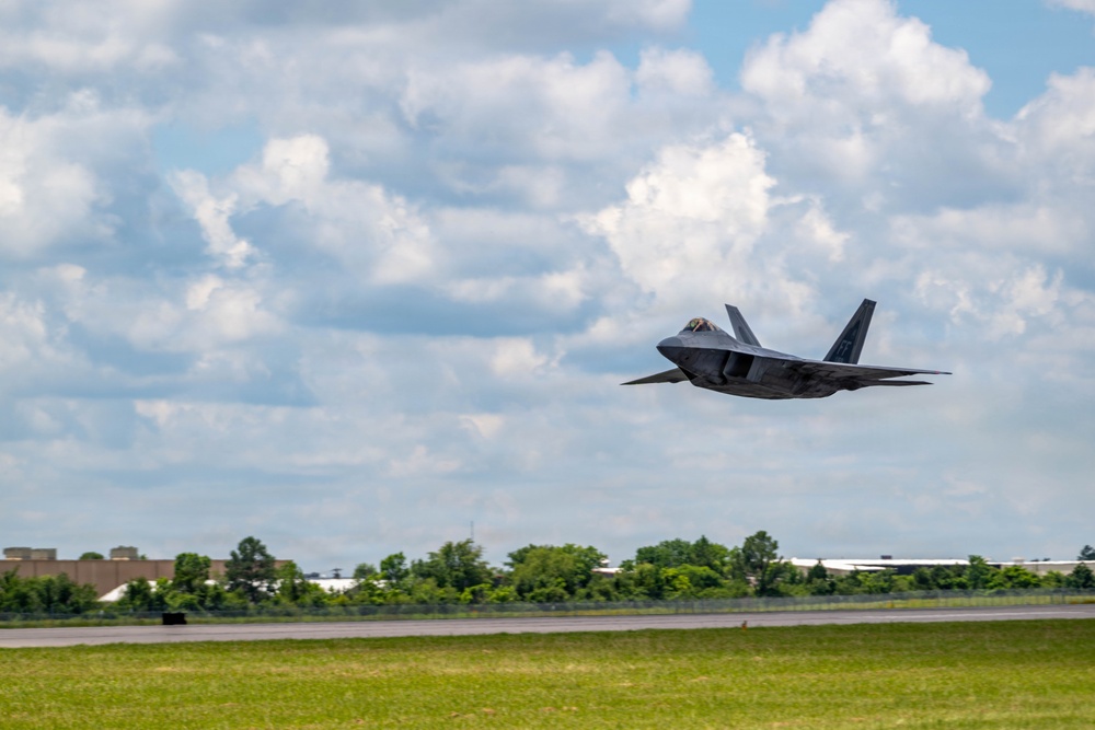 Virginia Air National Guard F-22 Raptors Train Alongside Finnish F-35s at Ebbing ANGB