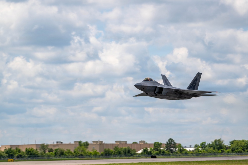 Virginia Air National Guard F-22 Raptors Train Alongside Finnish F-35s at Ebbing ANGB
