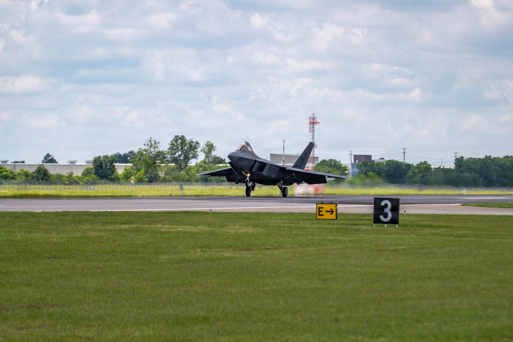 Virginia Air National Guard F-22 Raptors Train Alongside Finnish F-35s at Ebbing ANGB