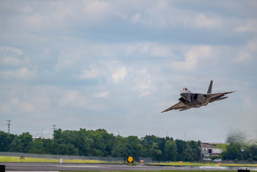 Virginia Air National Guard F-22 Raptors Train Alongside Finnish F-35s at Ebbing ANGB