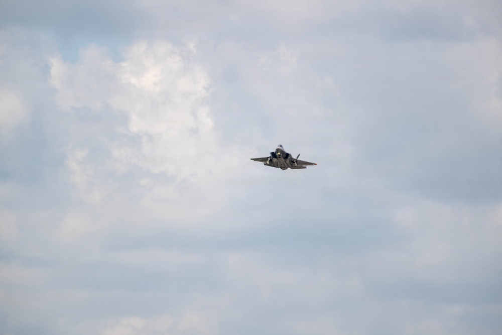 Virginia Air National Guard F-22 Raptors Train Alongside Finnish F-35s at Ebbing ANGB