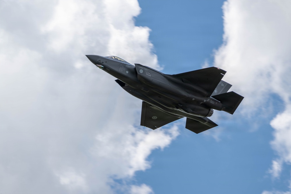 Virginia Air National Guard F-22 Raptors Train Alongside Finnish F-35s at Ebbing ANGB