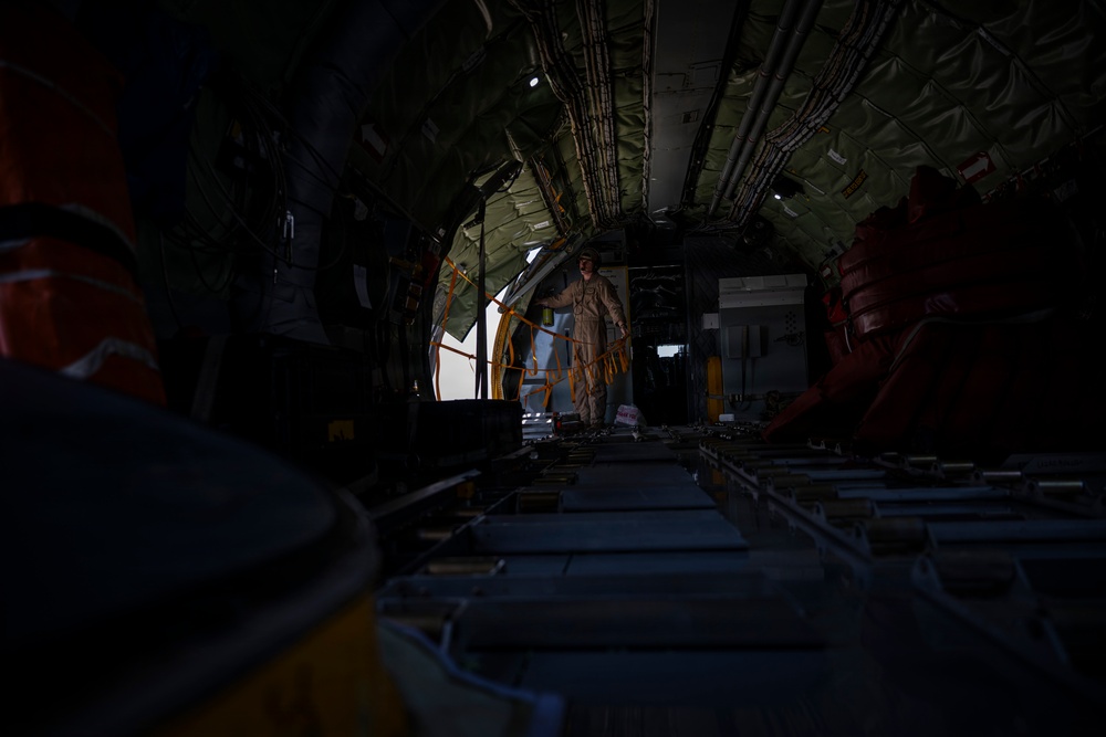 KC-135 refuels F-16s in CENTCOM
