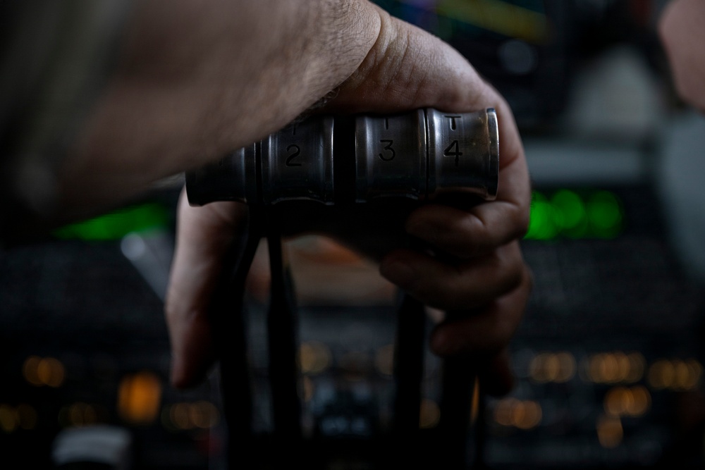 KC-135 refuels F-16s in CENTCOM