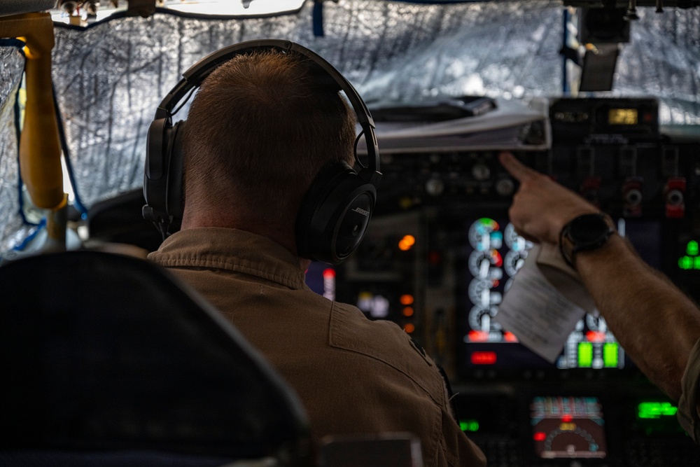 KC-135 refuels F-35s in CENTCOM