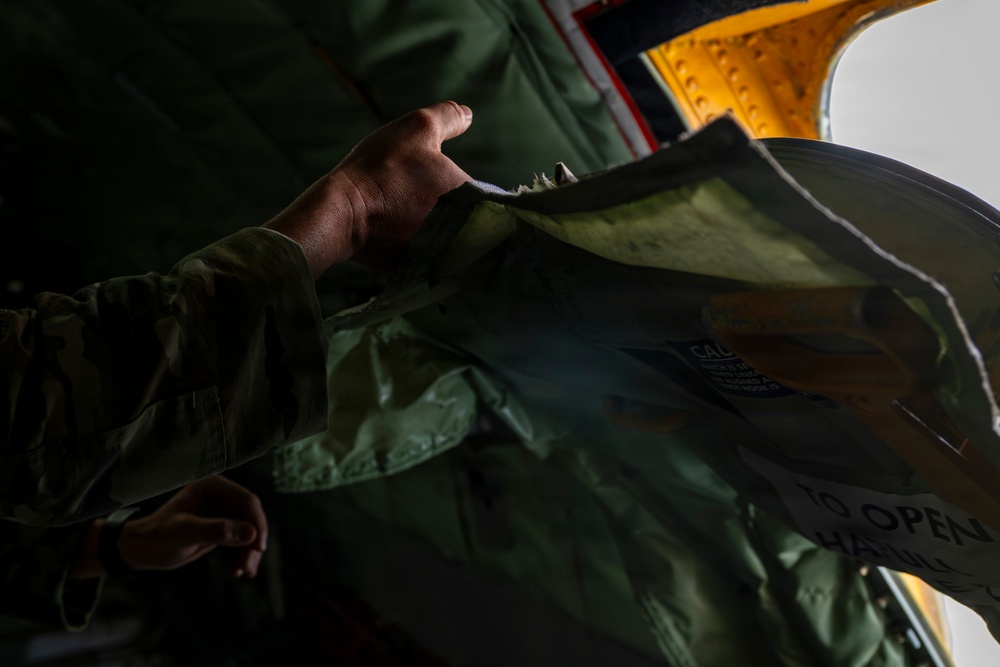 KC-135 refuels F-35s in CENTCOM