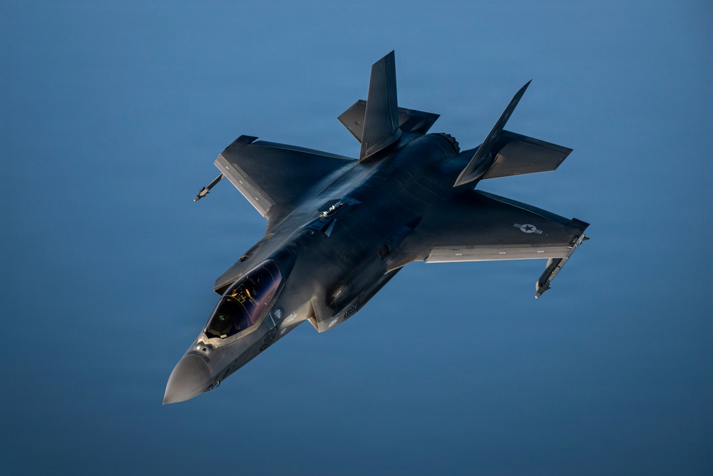KC-135 refuels F-35s in CENTCOM