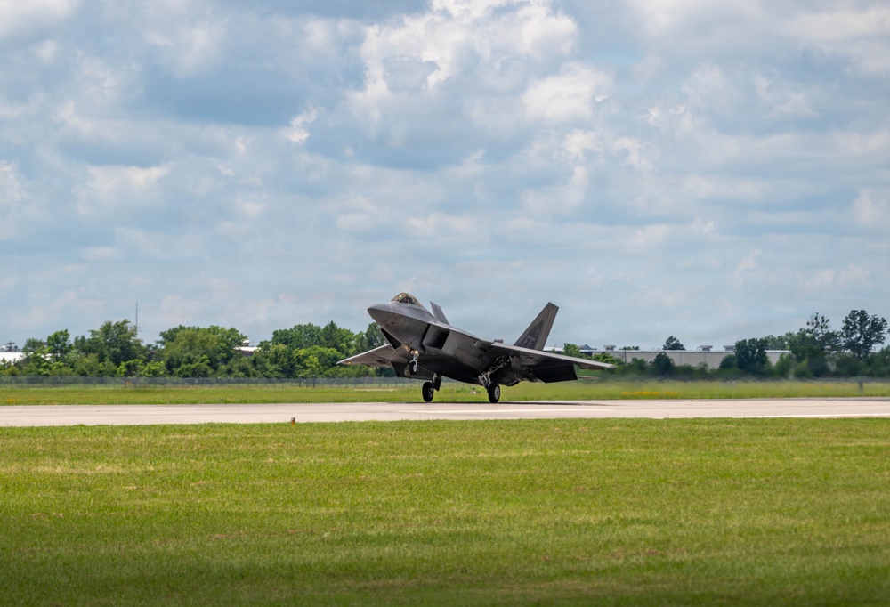 Virginia Air National Guard F-22 Raptors Train Alongside Finnish F-35s at Ebbing ANGB