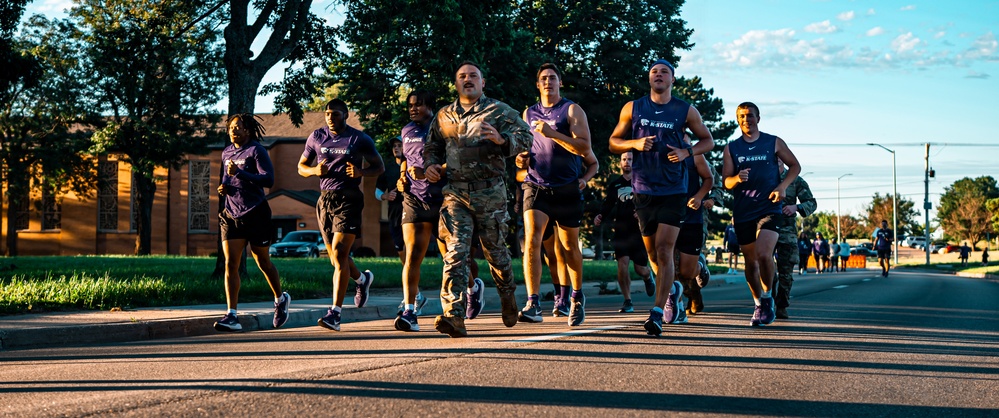 Kansas State University Football Team visits Fort Riley