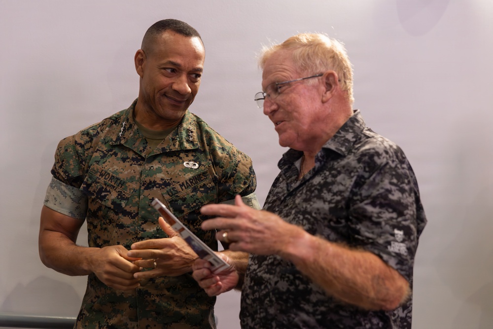 II MEF dedicates building in honor of Gen. Alfred M. Gray Jr.