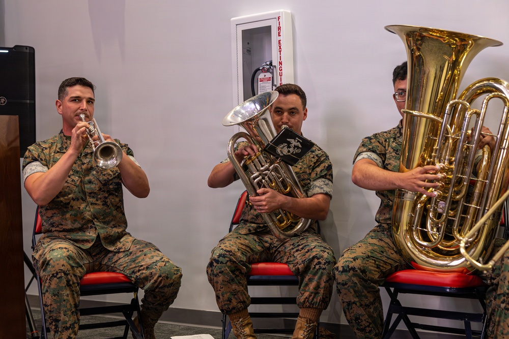 II MEF dedicates building in honor of Gen. Alfred M. Gray Jr.
