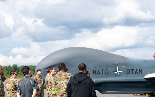 NISRF hosts RQ-4D Phoenix tours for 493 FS, FGS personnel during RAFL26