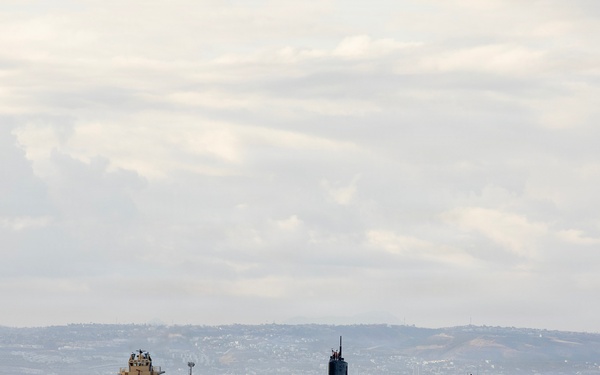 USS Scranton (SSN 756) Transits San Diego Bay
