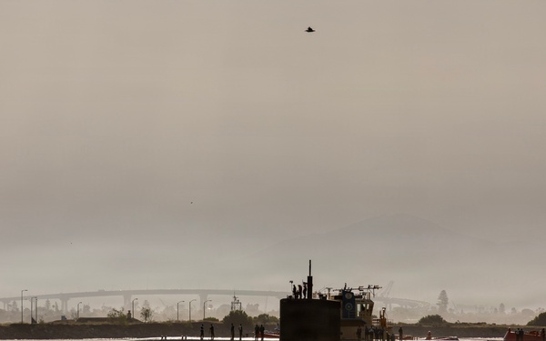 USS Scranton (SSN 756) Transits San Diego Bay