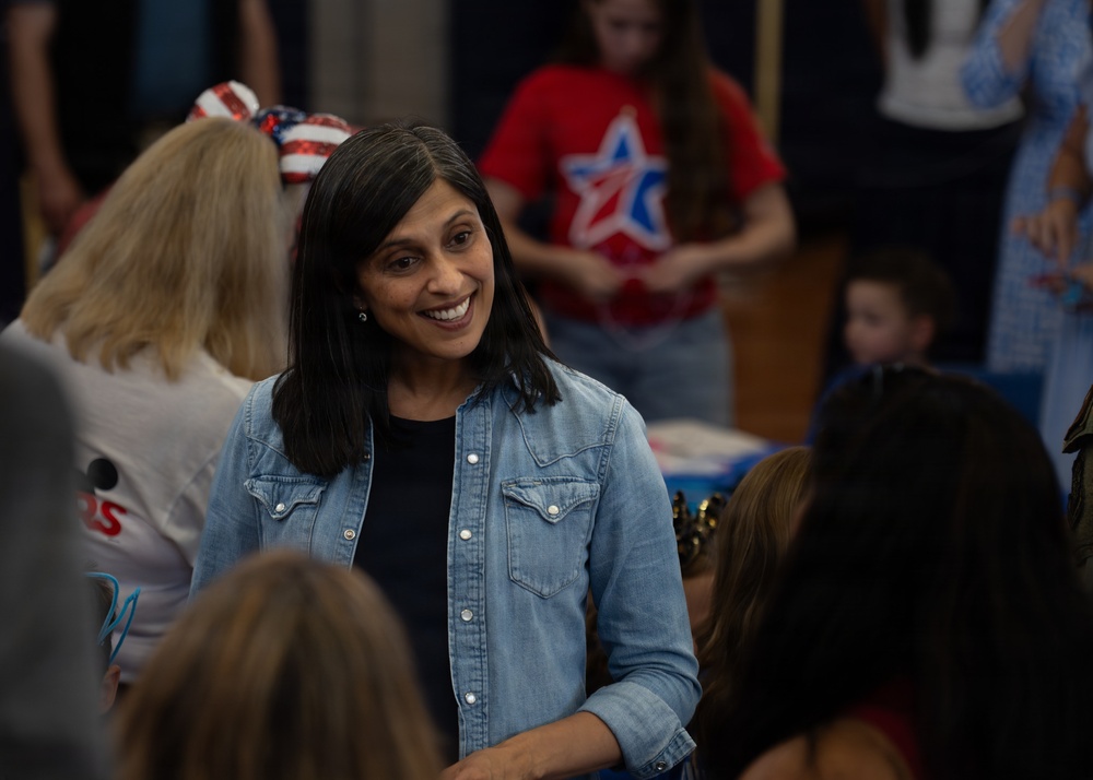 SLOTUS visits MacDill, reads to military families