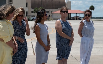 Second Lady greets MacDill Spouses