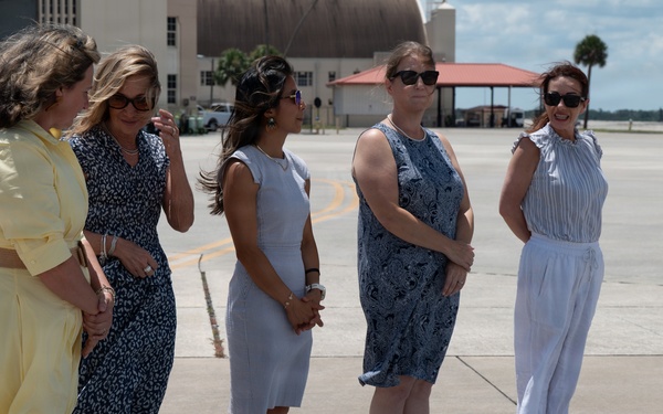 Second Lady greets MacDill Spouses