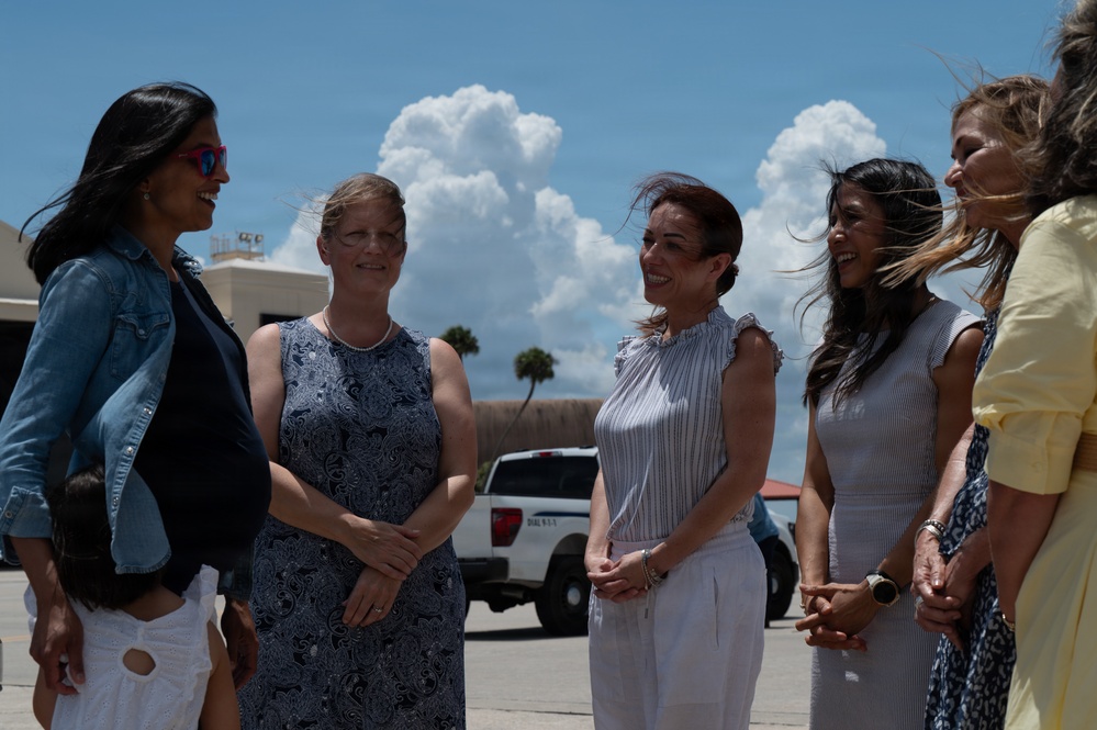 Second Lady greets MacDill Spouses