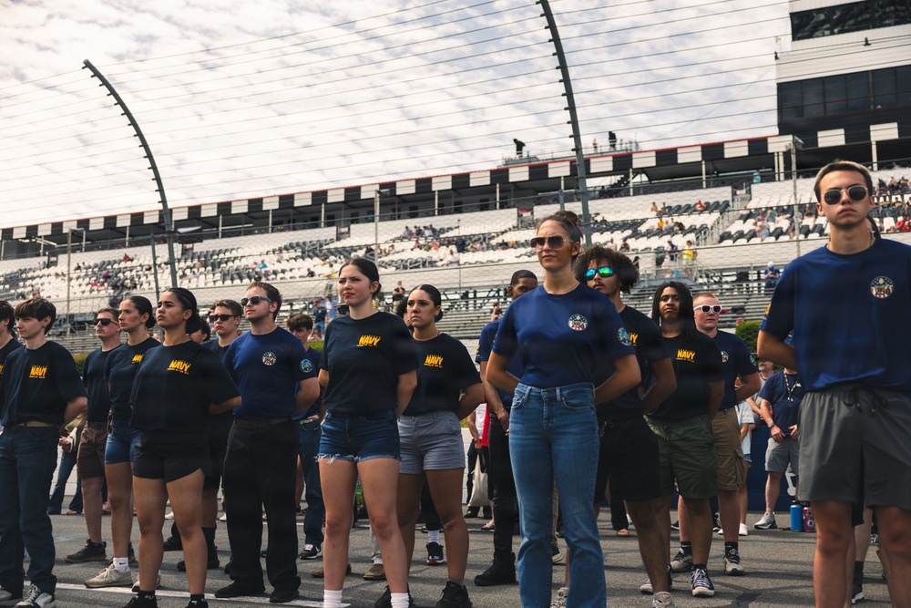Future Sailors Recite the Oath of Enlistment at the Pocono Raceway