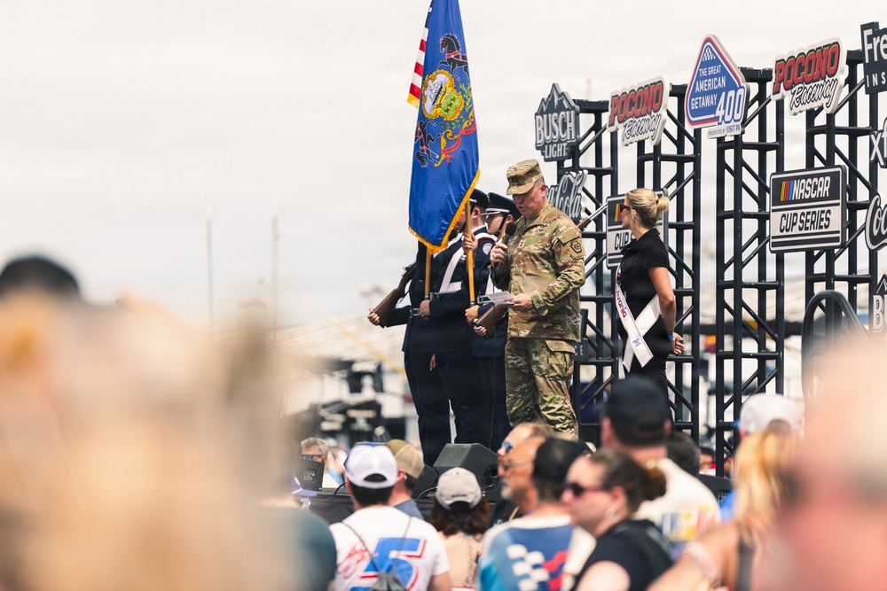 Future Sailors Recite the Oath of Enlistment at the Pocono Raceway