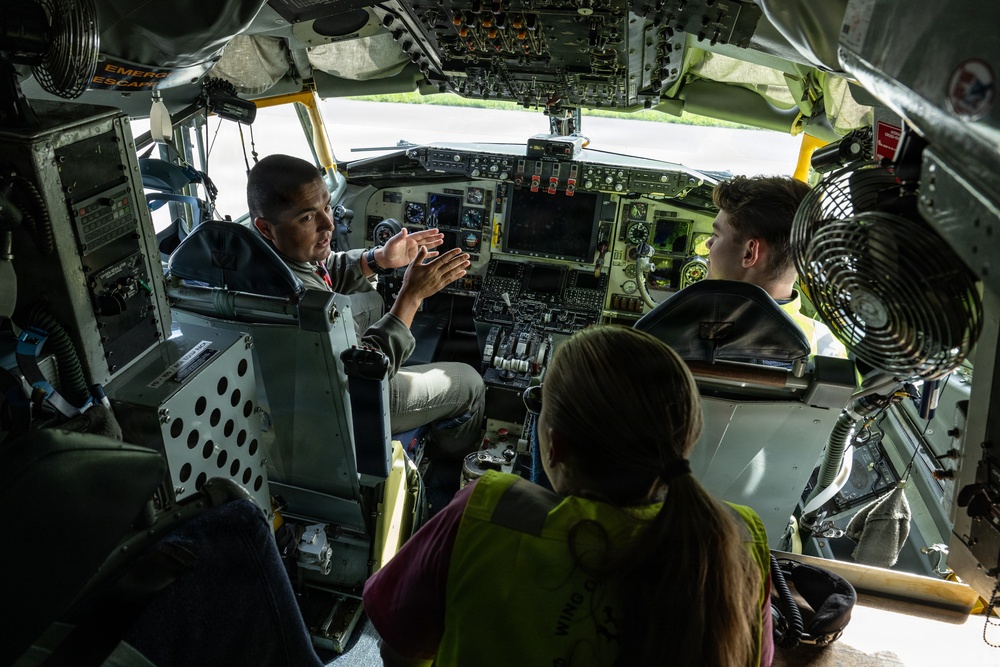 Norwegian airmen tour 100 ARWs KC-135 during RAFL 26