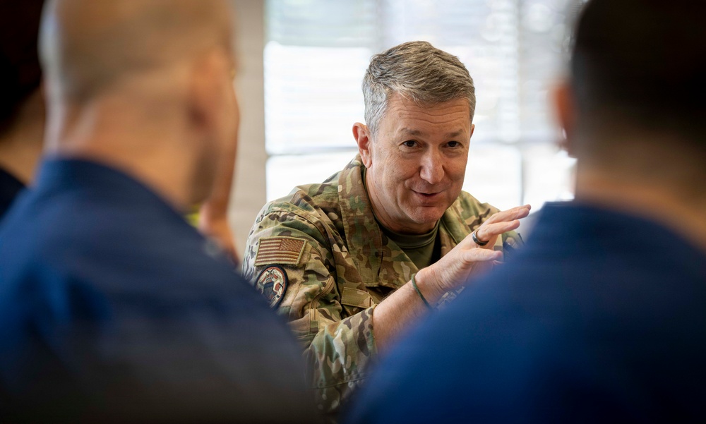 CJCS Meets with Enlisted Coast Guardsmen