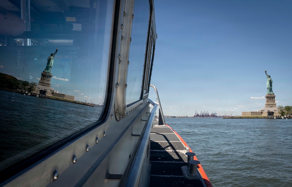 CJCS Tours Coast Guard Sector NY