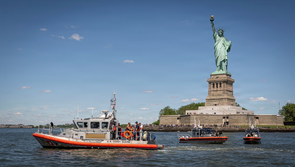 CJCS Tours Coast Guard Sector NY