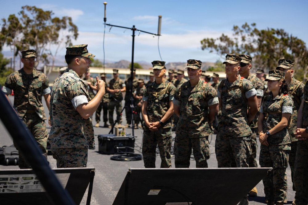 9th Communication Battalion hosts Marine-Option Shipmen for Static Display