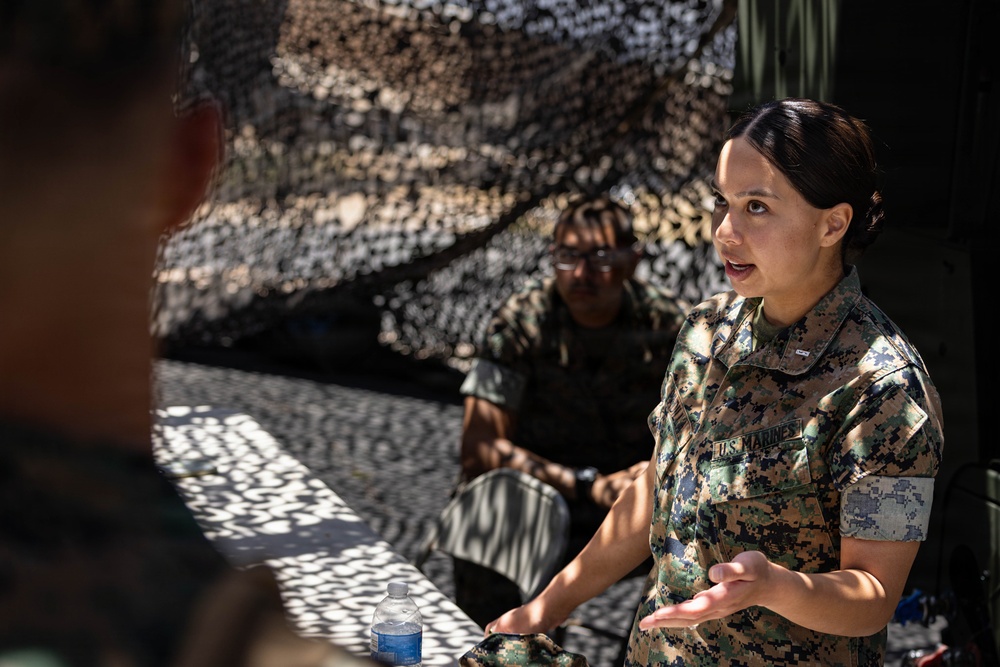 9th Communication Battalion hosts Marine-Option Shipmen for Static Display