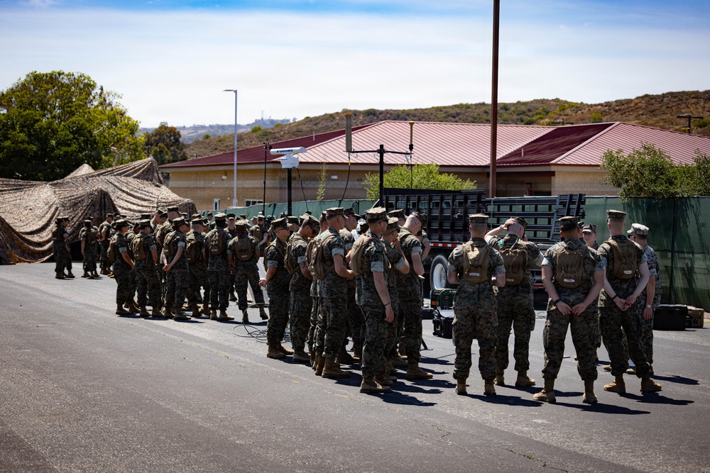 9th Communication Battalion hosts Marine-Option Shipmen for Static Display
