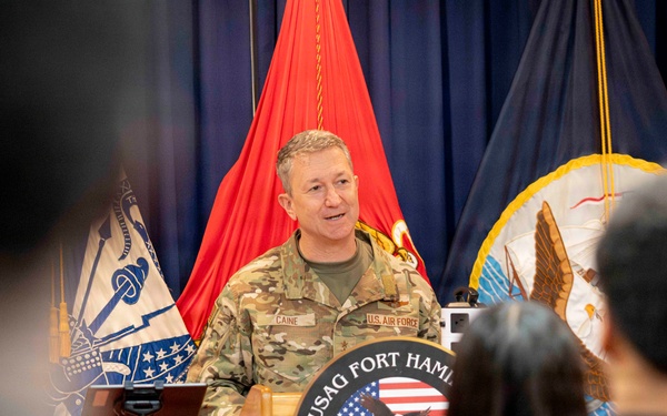 CJCS Administers Oath of Enlistment