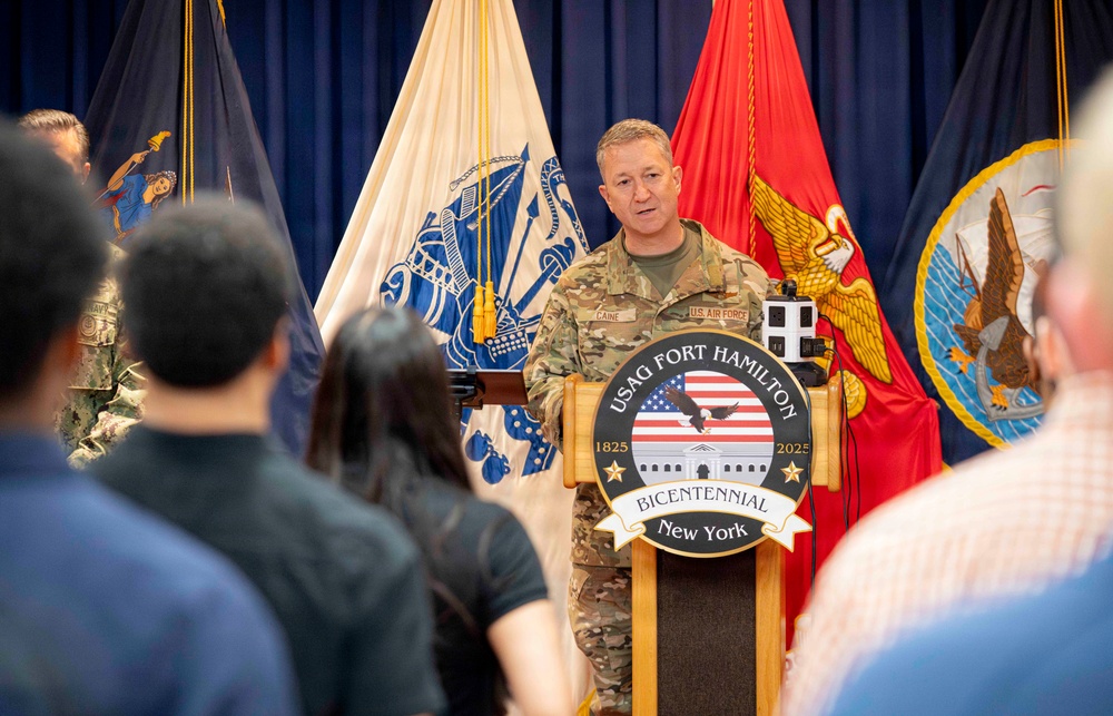 CJCS Administers Oath of Enlistment