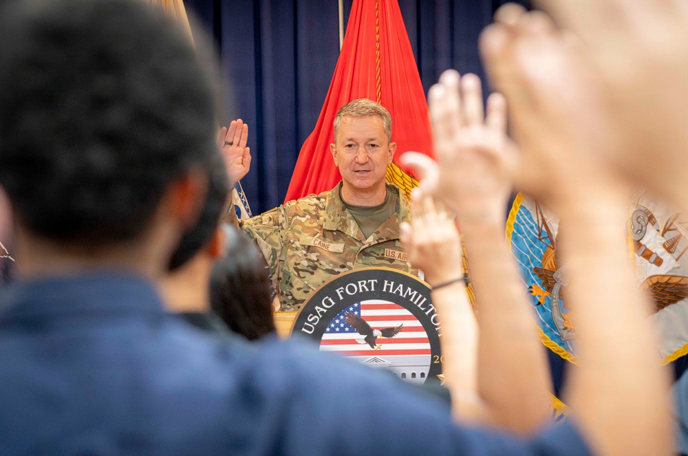 CJCS Administers Oath of Enlistment