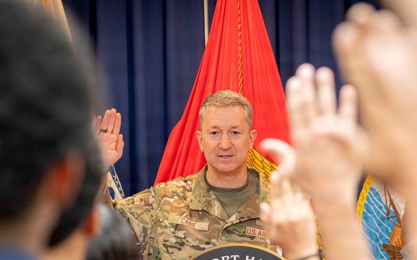 CJCS Administers Oath of Enlistment