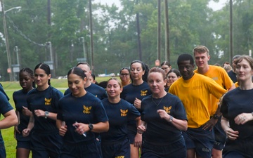NMCCL Corpsmen hold birthday run and cake-cutting for the 128th Hospital Corpsman birthday
