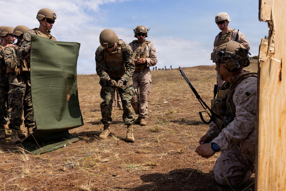U.S. Marines with 1st CEB host demolition range for midshipmen
