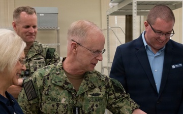 CNO Visits NHHC