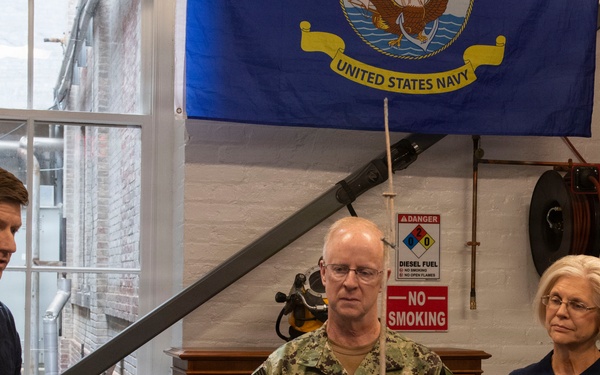 CNO Visits NHHC