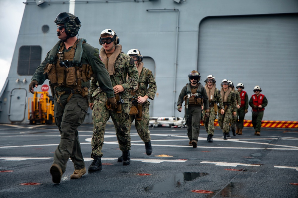 LCF-24: Midshipmen Fly With VMM-365 (Reinforced)