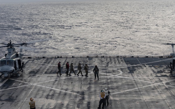 LCF-24: Midshipmen Fly With VMM-365 (Reinforced)