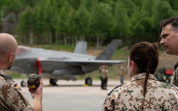 493 FGS hosts NISRF and Marine personnel during RAFL26