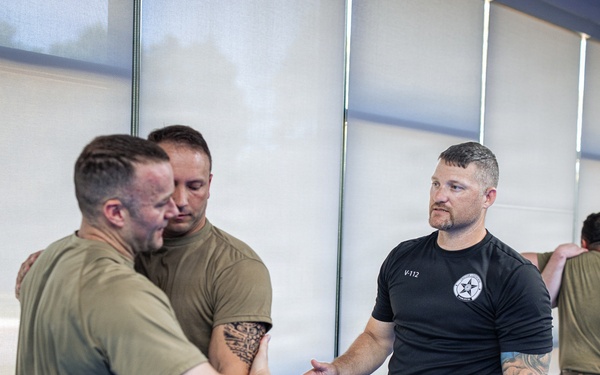Oklahoma National Guard Soldiers take part in Choctaw Nation led combatives training