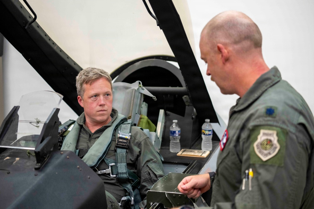Secretary of the Army, Hon. Dan Driscoll, conducts a familiarity flight in an F-16.