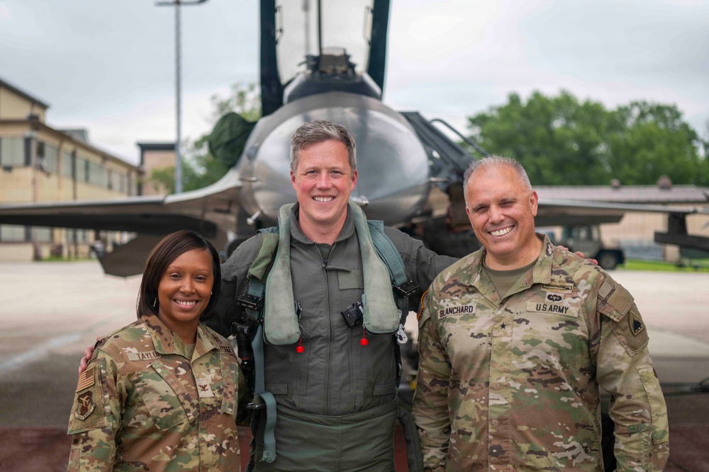 Secretary of the Army, Hon. Dan Driscoll, conducts a familiarity flight in an F-16.