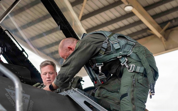 Secretary of the Army, Hon. Dan Driscoll, conducts a familiarity flight in an F-16.