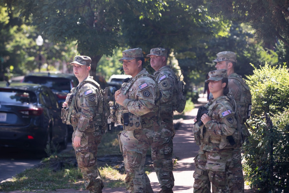 South Carolina National Guard Soldiers Patrols Areas Around Washington, D.C.