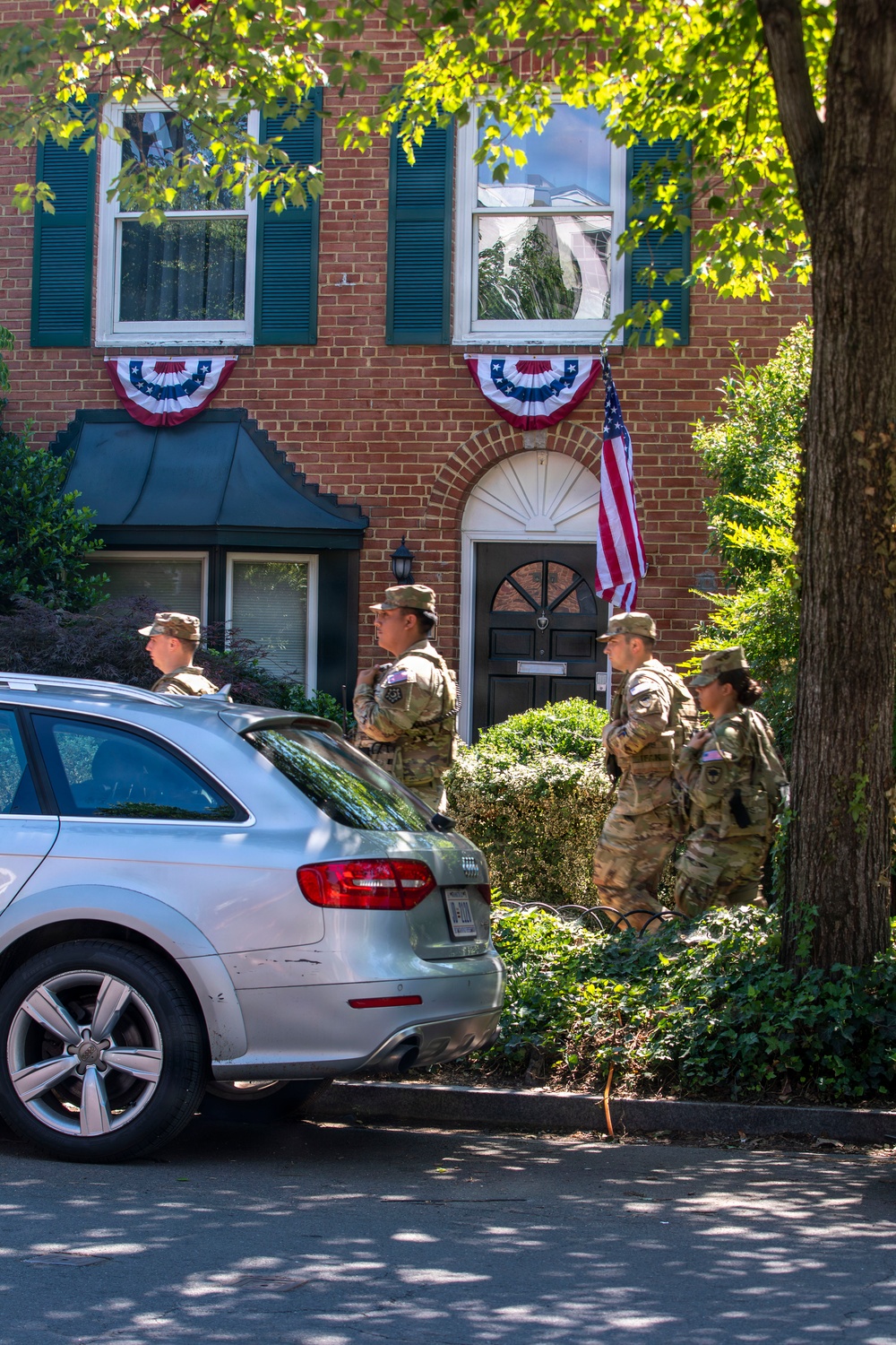 South Carolina National Guard Soldiers Patrols Areas Around Washington, D.C.